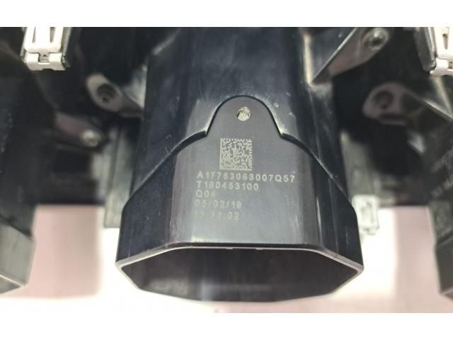 bontott MERCEDES-BENZ B-CLASS Középső Szellőző