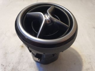 bontott MERCEDES-BENZ B-CLASS Középső Szellőző