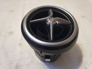bontott MERCEDES-BENZ B-CLASS Középső Szellőző