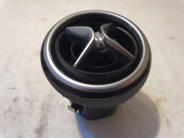 bontott MERCEDES-BENZ B-CLASS Középső Szellőző