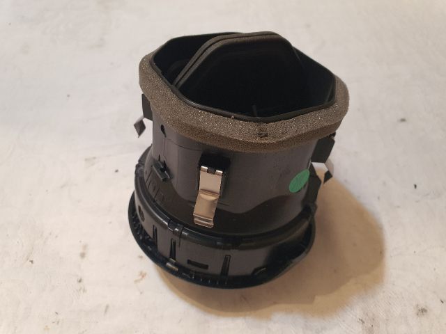 bontott MERCEDES-BENZ B-CLASS Középső Szellőző