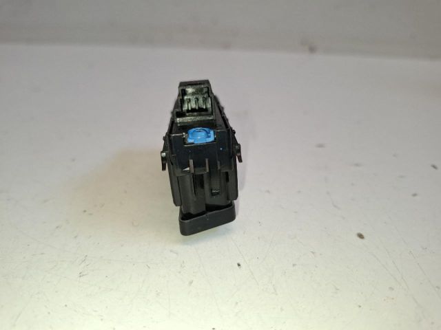 bontott MERCEDES-BENZ B-CLASS Központizár Kapcsoló