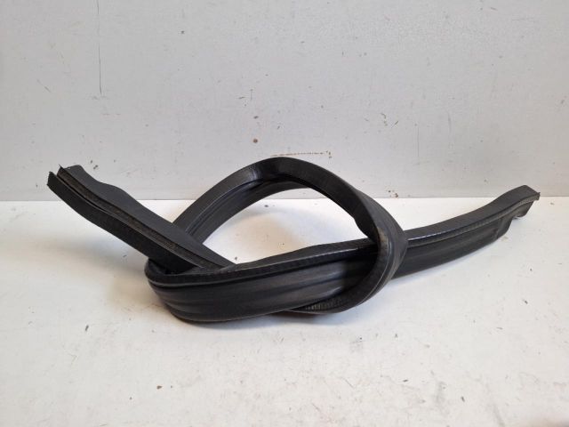 bontott MERCEDES-BENZ B-CLASS Motorháztető Gumikéder