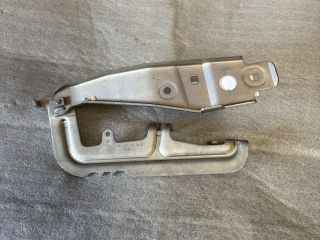 bontott MERCEDES-BENZ B-CLASS Motorháztető Jobb Zsanér