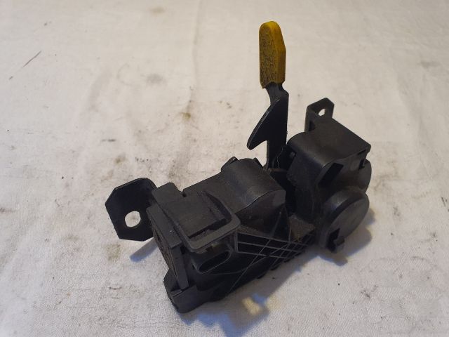 bontott MERCEDES-BENZ B-CLASS Motorháztető Zárszerkezet