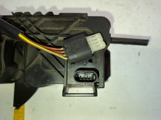 bontott MERCEDES-BENZ B-CLASS Motorháztető Zárszerkezet