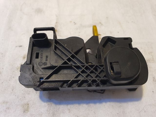 bontott MERCEDES-BENZ B-CLASS Motorháztető Zárszerkezet