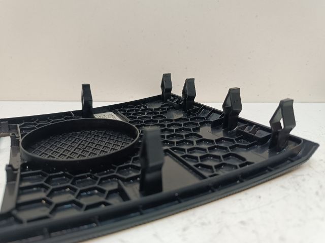 bontott MERCEDES-BENZ B-CLASS Műszerfal Középső Hangszóró Burkolat