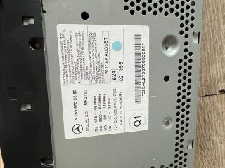 bontott MERCEDES-BENZ B-CLASS Rádió / CD