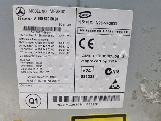 bontott MERCEDES-BENZ B-CLASS Rádió / CD