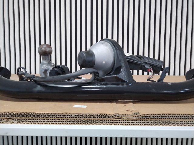 bontott MERCEDES-BENZ B-CLASS Vonóhorog