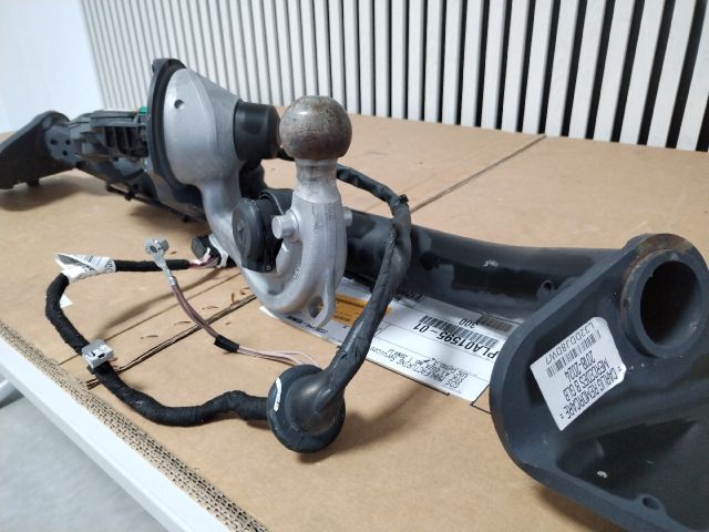 bontott MERCEDES-BENZ B-CLASS Vonóhorog