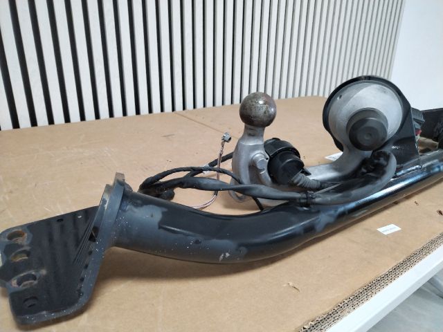 bontott MERCEDES-BENZ B-CLASS Vonóhorog