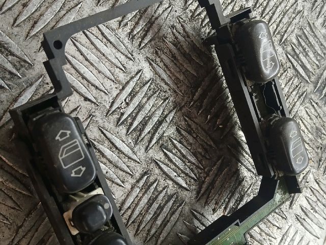 bontott MERCEDES-BENZ C-CLASS Ablakemelő Kapcsoló Négyes / Kettes