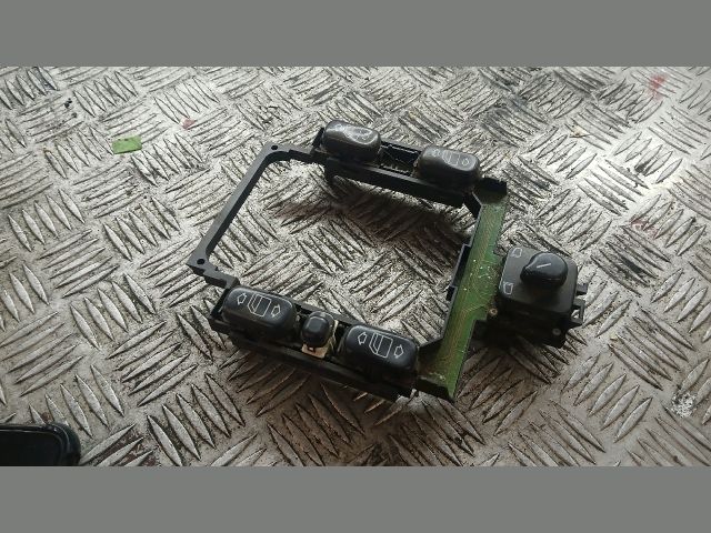 bontott MERCEDES-BENZ C-CLASS Ablakemelő Kapcsoló Négyes / Kettes