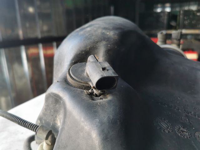 bontott MERCEDES-BENZ C-CLASS Ablakmosó Tartály