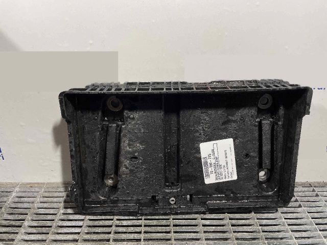 bontott MERCEDES-BENZ C-CLASS Akkumulátor Tartó