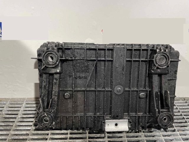 bontott MERCEDES-BENZ C-CLASS Akkumulátor Tartó