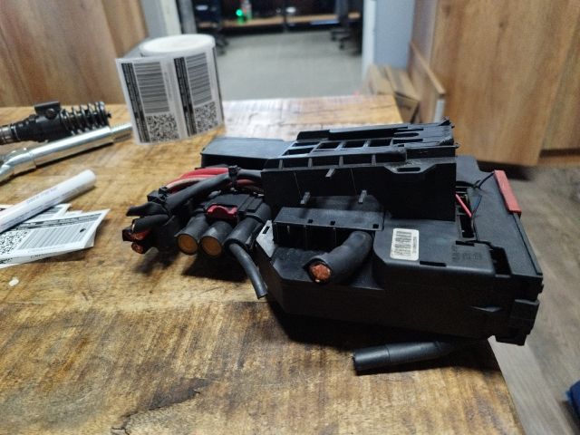 bontott MERCEDES-BENZ C-CLASS Akkumulátor Vezérlő Panel