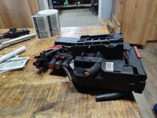 bontott MERCEDES-BENZ C-CLASS Akkumulátor Vezérlő Panel