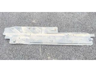 bontott MERCEDES-BENZ C-CLASS Alsó Padlólemez Burkolat