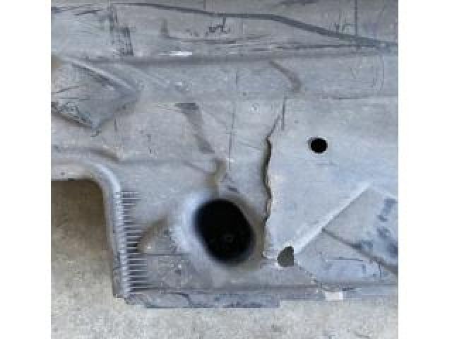 bontott MERCEDES-BENZ C-CLASS Alsó Padlólemez Burkolat