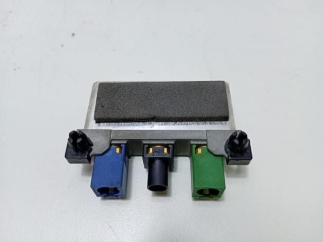 bontott MERCEDES-BENZ C-CLASS Antenna Erősítő