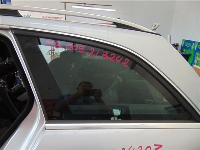 bontott MERCEDES-BENZ C-CLASS Bal C Oszlop Oldalablak Üveg