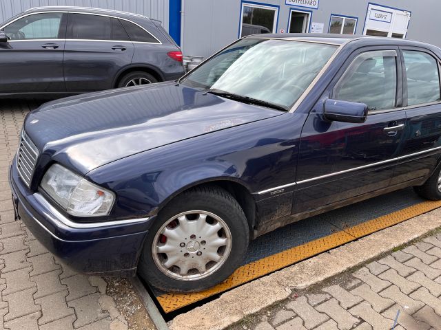 bontott MERCEDES-BENZ C-CLASS Bal első Ablak