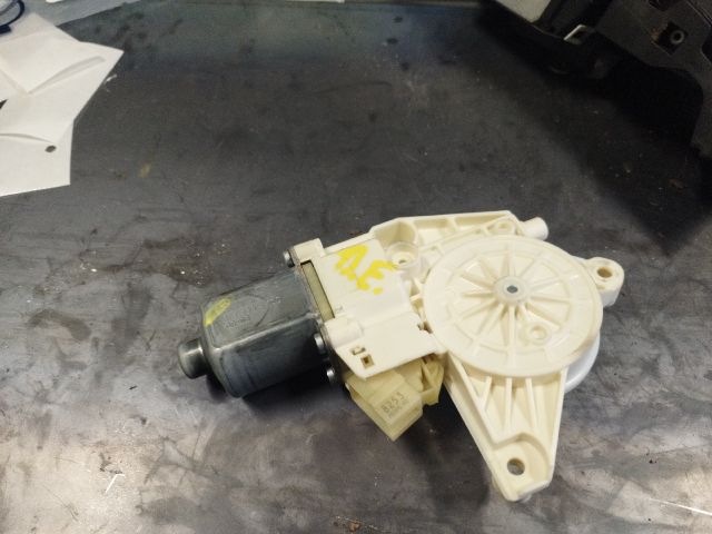 bontott MERCEDES-BENZ C-CLASS Bal első Ablakemelő Motor