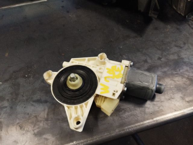 bontott MERCEDES-BENZ C-CLASS Bal első Ablakemelő Motor