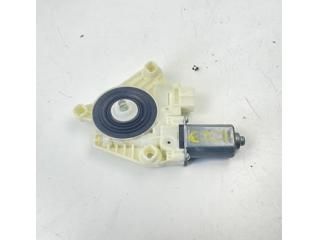 bontott MERCEDES-BENZ C-CLASS Bal első Ablakemelő Motor