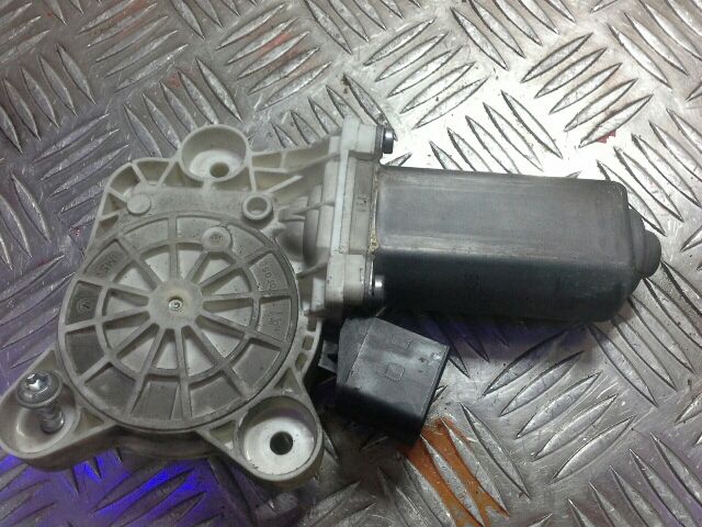 bontott MERCEDES-BENZ C-CLASS Bal első Ablakemelő Motor