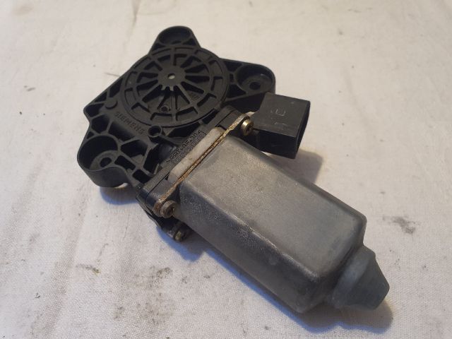 bontott MERCEDES-BENZ C-CLASS Bal első Ablakemelő Motor