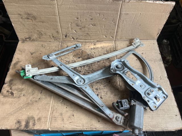 bontott MERCEDES-BENZ C-CLASS Bal első Ablakemelő Szerkezet (Elektromos)