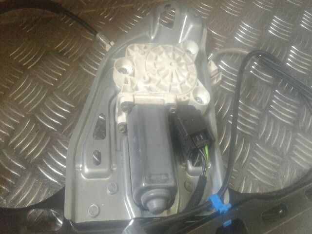 bontott MERCEDES-BENZ C-CLASS Bal első Ablakemelő Szerkezet (Elektromos)