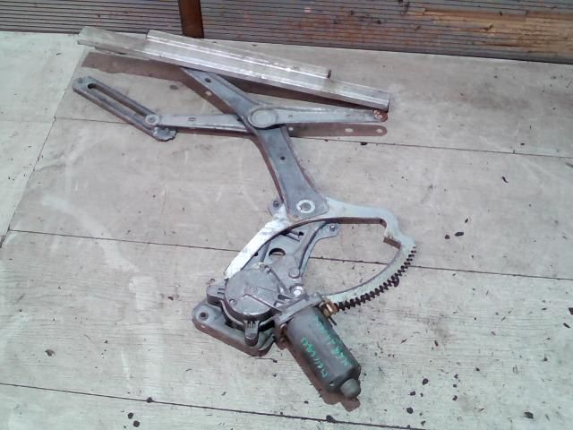 bontott MERCEDES-BENZ C-CLASS Bal első Ablakemelő Szerkezet (Elektromos)