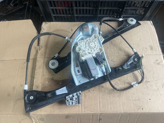 bontott MERCEDES-BENZ C-CLASS Bal első Ablakemelő Szerkezet (Elektromos)