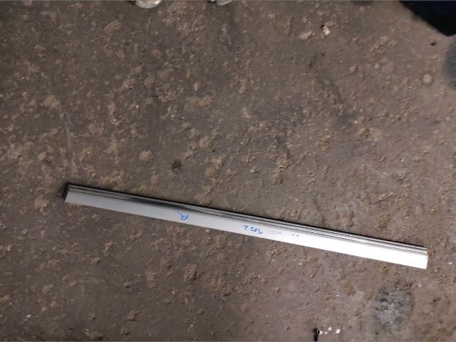 bontott MERCEDES-BENZ C-CLASS Bal első Ajtó Díszléc