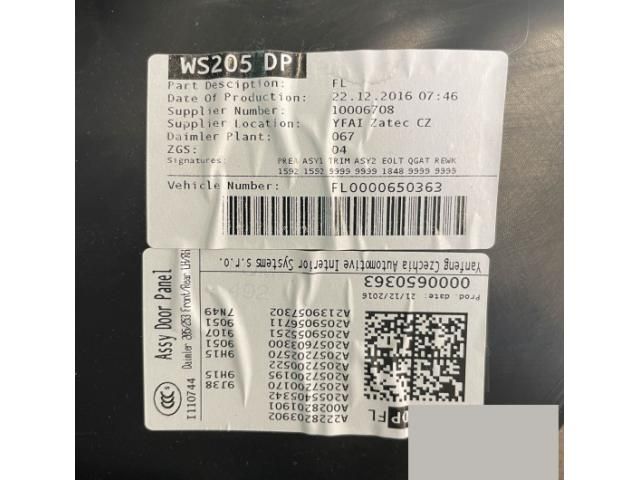 bontott MERCEDES-BENZ C-CLASS Bal első Ajtó Kárpit