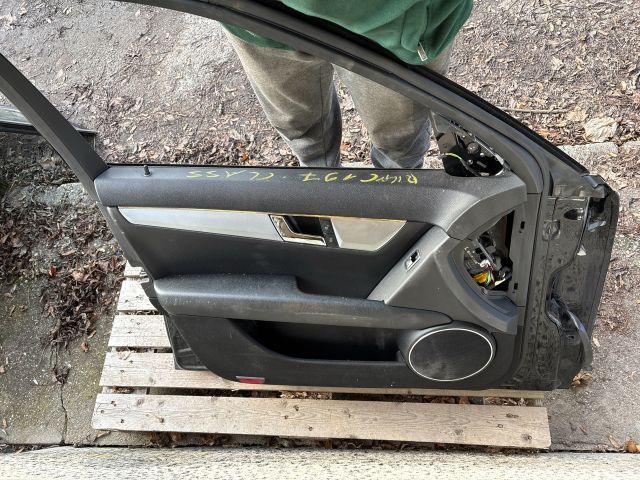 bontott MERCEDES-BENZ C-CLASS Bal első Ajtó (Részeivel)