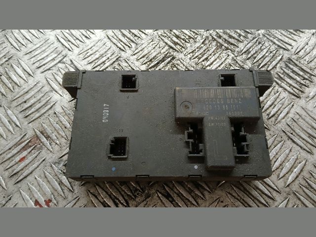 bontott MERCEDES-BENZ C-CLASS Bal első Ajtó Vezérlőegység