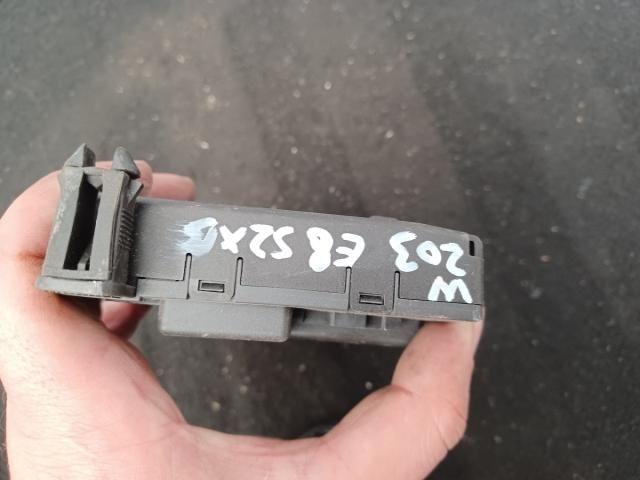 bontott MERCEDES-BENZ C-CLASS Bal első Ajtó Vezérlőegység