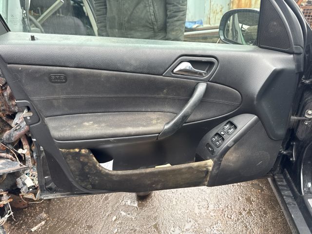 bontott MERCEDES-BENZ C-CLASS Bal első Ajtóbehúzó