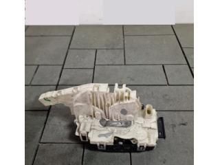 bontott MERCEDES-BENZ C-CLASS Bal első Ajtózár