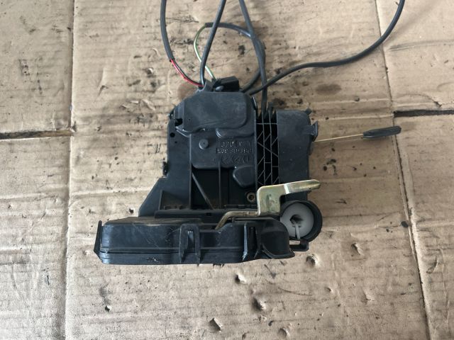 bontott MERCEDES-BENZ C-CLASS Bal első Ajtózár