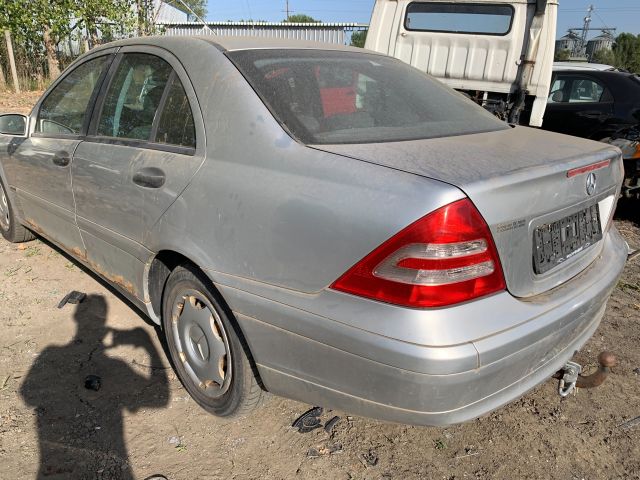 bontott MERCEDES-BENZ C-CLASS Bal első Dobbetét (Kerékjárati, Műanyag)