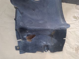 bontott MERCEDES-BENZ C-CLASS Bal első Dobbetét (Kerékjárati, Műanyag)