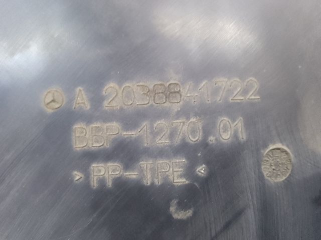 bontott MERCEDES-BENZ C-CLASS Bal első Dobbetét (Kerékjárati, Műanyag)