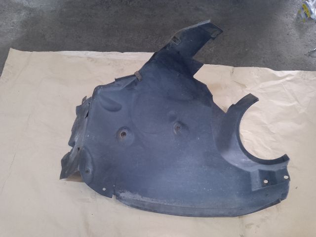 bontott MERCEDES-BENZ C-CLASS Bal első Dobbetét (Kerékjárati, Műanyag)